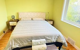 The Orange Door Bungalow- 2-Br W Private Yard, Walkable To Cafes & Restaurants, 10 Min To Dt
